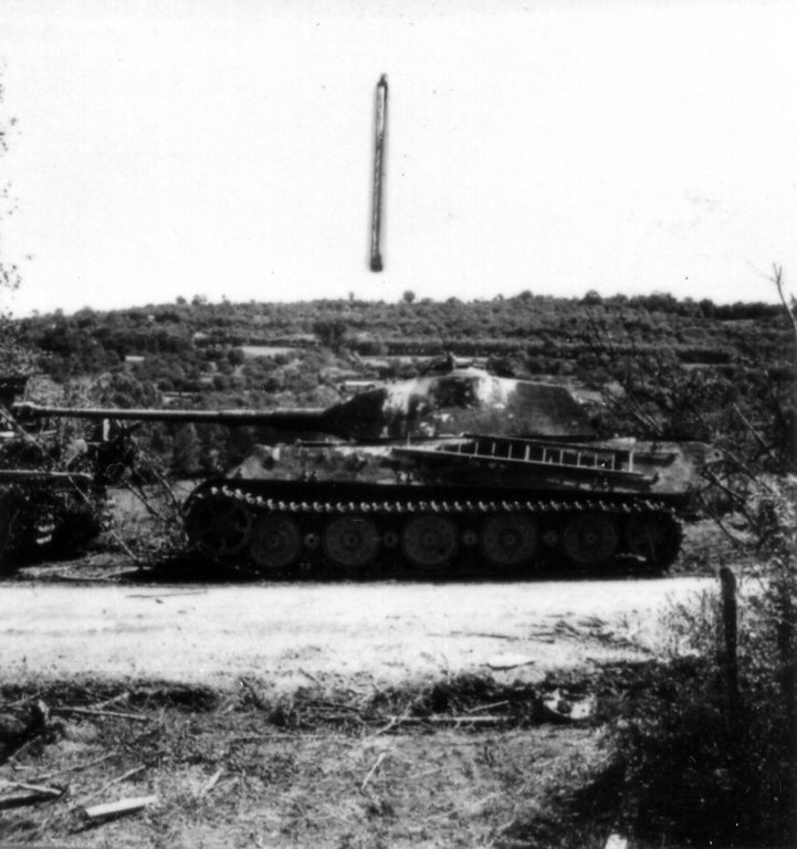 abandonedtigeriiofpanzerabteilung5033.jpg