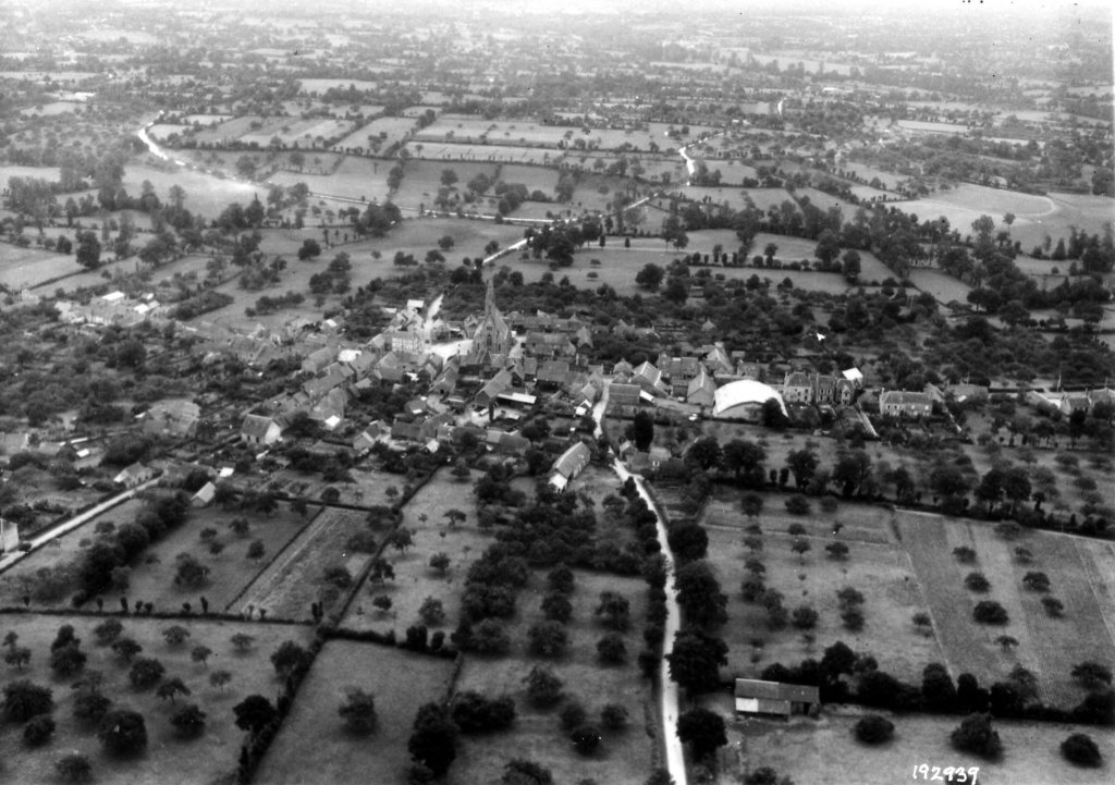 aerialviewofatypicalnormanvillage.jpg