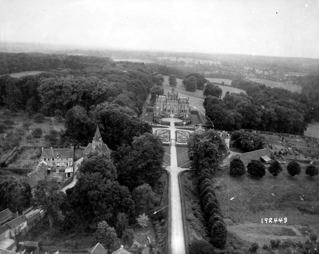 aerialviewofchteaudeballeroy.jpg