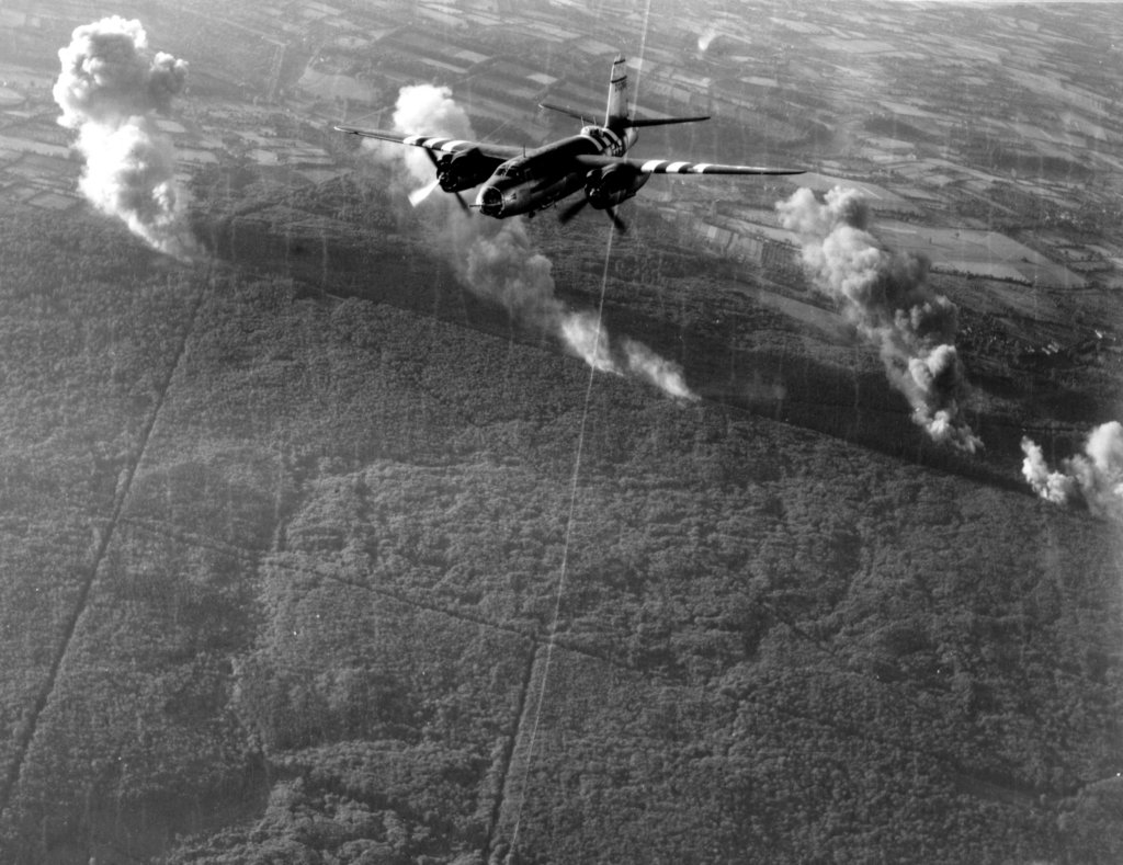 b26marauderofthe323rdbombgroupleavesthetargetareaonjunethe7th.jpg