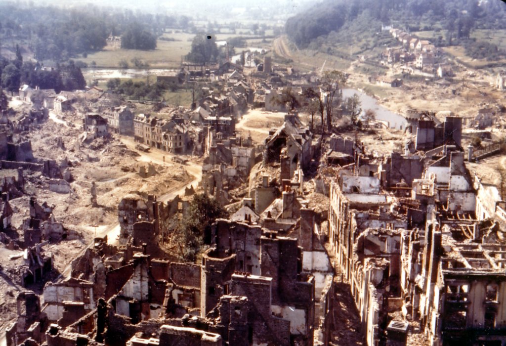 colourphotooftheruinsofcentralstloaugust19442.jpg