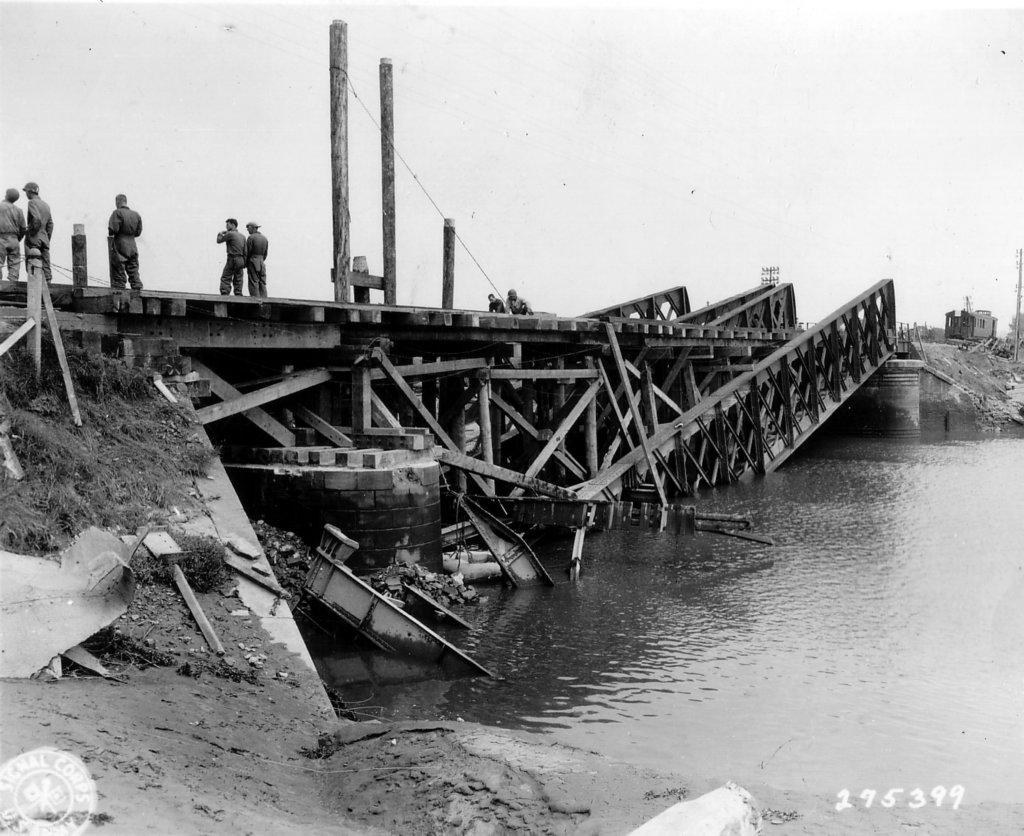 destroyedbridgecetteaugust1944.jpg