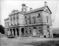 domfronttownhall_small.jpg