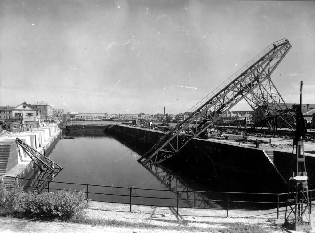 drydock6cherbourgnavalbase.jpg