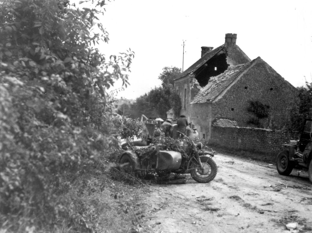 germanmotorcycleandsidecarcombinationstlambertsurdive.jpg