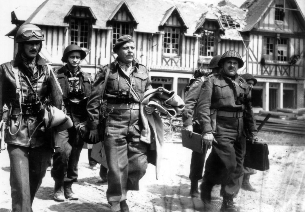 majgenrflkellercomesashore6thofjune1944.jpg