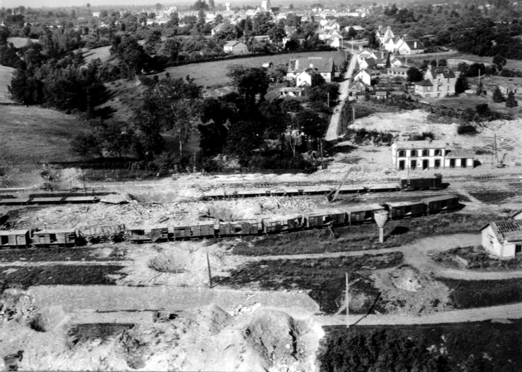 viewfromtheairofthedamagecausedaroundcrencesrailwaystation3.jpg