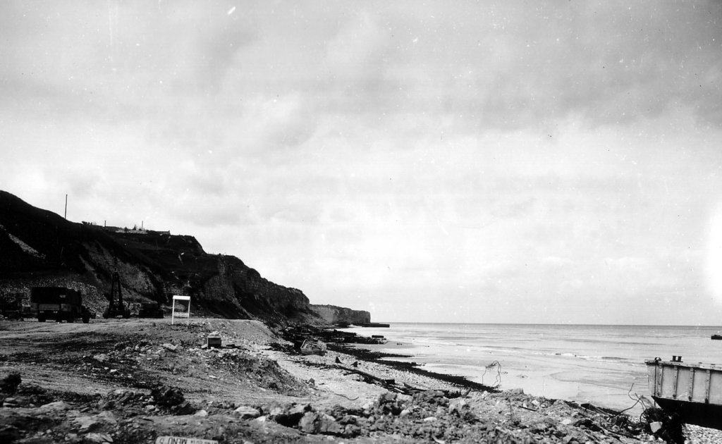 wreckagefromthegreatchannelstormofjune1944omahabeachviervillesurmer.jpg